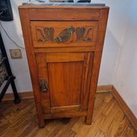 cassettone con marmo e comodini