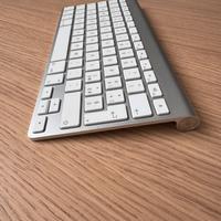 Apple keyboard tastiera con batterie