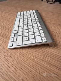 Apple keyboard tastiera con batterie