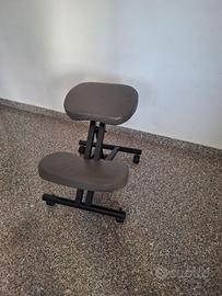 Sgabelli ergonomici regolabili con rotelle