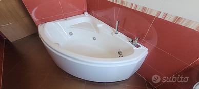 Vasca idromassaggio angolare 