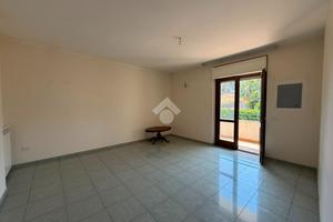 3 LOCALI A CROTONE