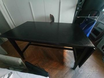 tavolo da pranzo in legno massello ikea