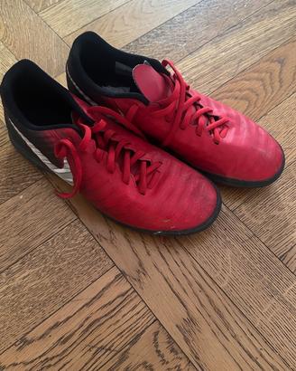 Nike Tiempo calcetto indoor rosse – taglia 42 