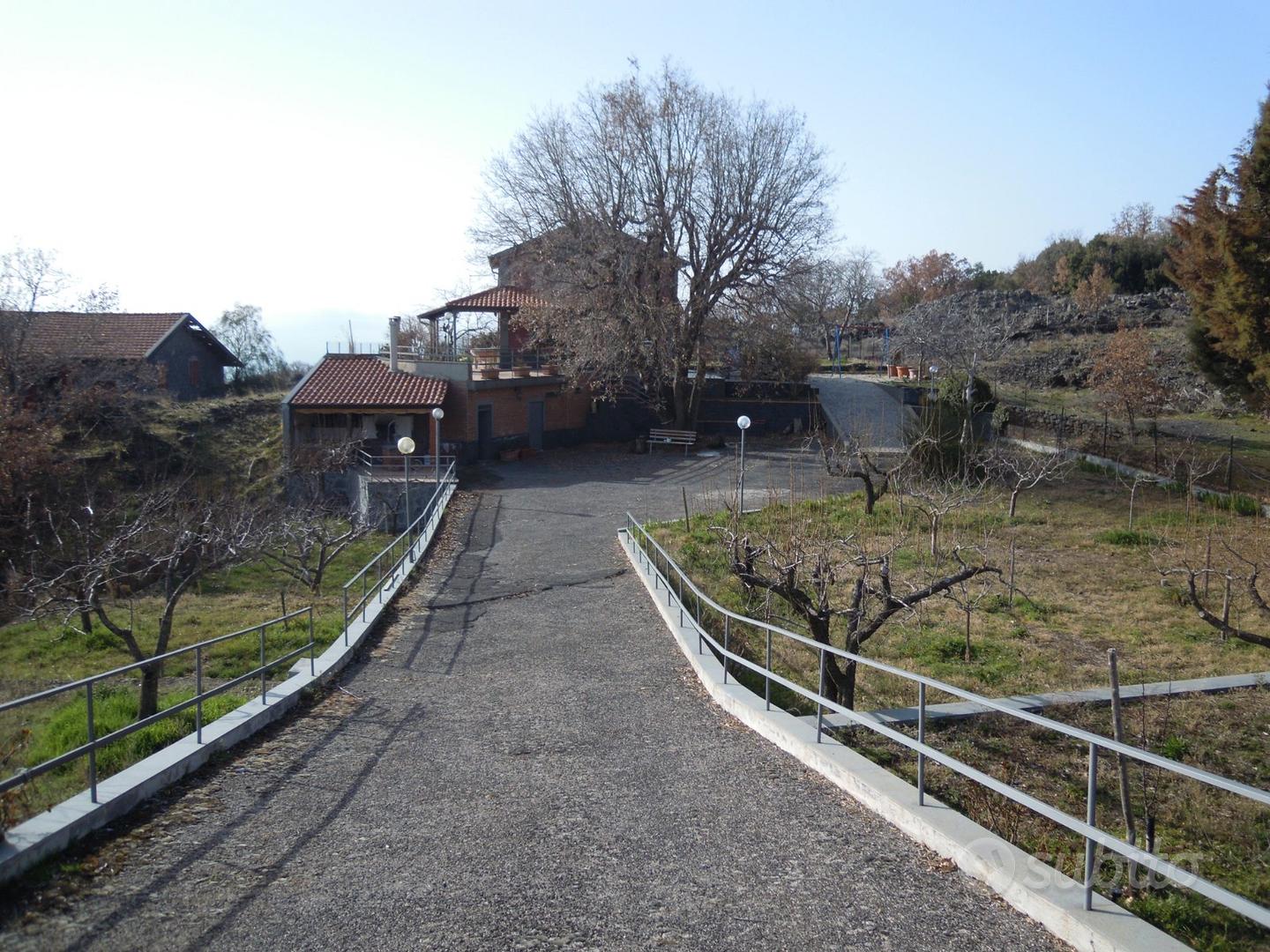 VILLA 134 mq con 1.700 mq di Terreno a Ragalna - Vista 4
