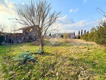 RUSTICO A MERETO DI TOMBA