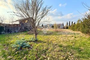 RUSTICO A MERETO DI TOMBA