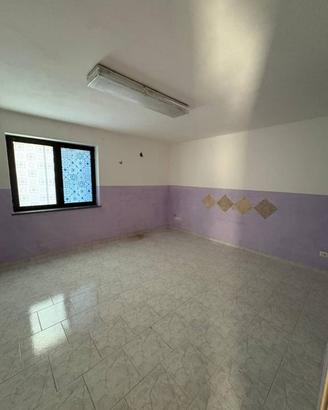 Immobile di 110 m² con 4 locali a Casandrino