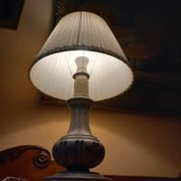 Lampada shabby con paralume plissé Impero