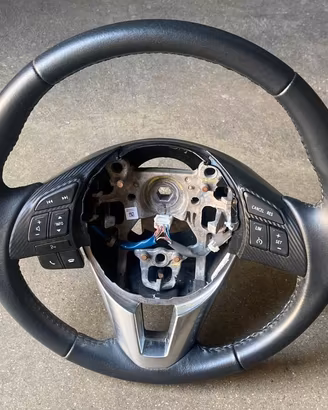 Volante in pelle Mazda 2 del 2018 (DA6A3298202)