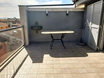 Attico con ampia terrazza