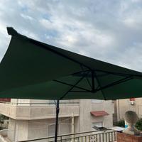 Ombrellone a braccio per giardino