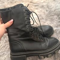 Stivaletti di pelle con pelo all’interno