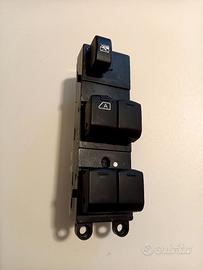 Pulsantiera alzavetri Nissan 