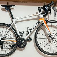 Bici da corsa e rullo