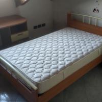 Letto, comodino, armadio , 2 casetiere, scrivania 