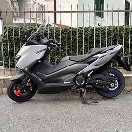 Yamaha TMAX 560