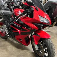 Honda CBR 600 RR - 2004 RED EDITION