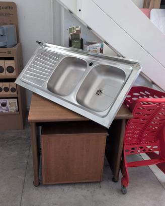 Lavabo da cucina in acciaio
