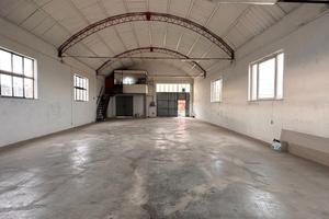 Torre Sansone,Capannone di 650mq con terreni