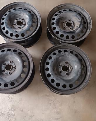 4 cerchi ferro foro centrale 57,1 7/7,5x18 5x112 