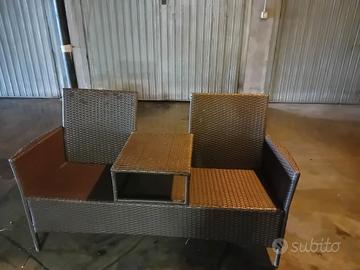 panca da giardino con tavolino in rattan marrone