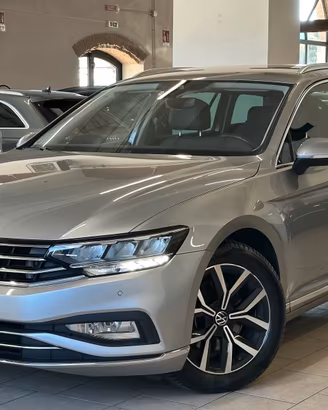 VOLKSWAGEN PASSAT VARIANT ELEGANCE 2.0TDI DSG *RAD