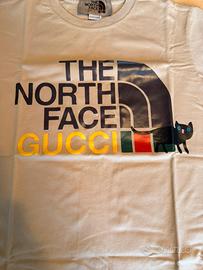 3 T-shirt stile The North Face x Gucci.