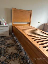 Letto in legno massello realizzato dal falegname