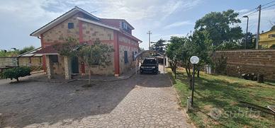 Unifamiliare Aprilia 4 camere 2bagni ristrutturata