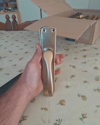 maniglie porte con serratura