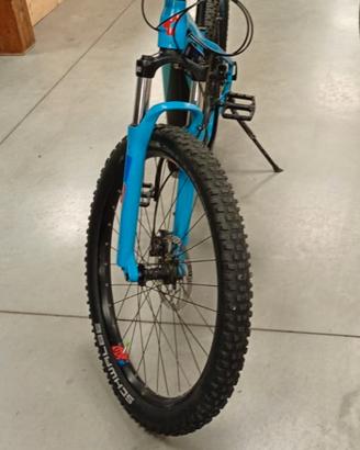 Bicicletta elettrica Cube