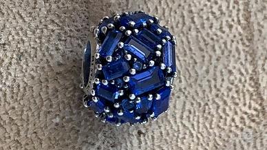 Charm Pandora dettagli di eleganza 797746NSBL