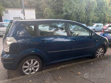 TOYOTA COROLLA VERSO