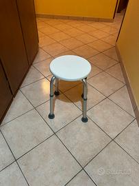 Sgabello regolabile  per doccia