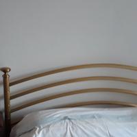 Letto in ottone satinato