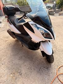 Kymco Downtown 300