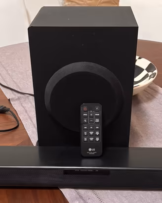 Soundbar LG Bluetooth + subwoofer