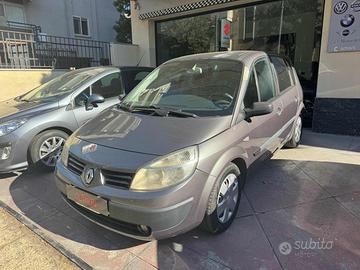 RENAULT Scenic 1.9 dCi Confort Authentique