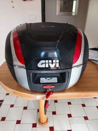 Bauletto Givi B33 con schienalino