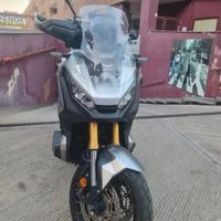 Honda X-ADV 750 X-ADV 750 TOURING Tasto G AUTOMATI