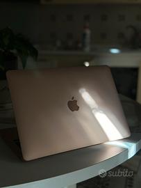 MacBook Air 13" Oro - M1, 8GB RAM, 256GB SSD