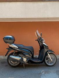 HONDA SH300 2010 - 2100€