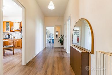 Soluzione indipendente con ampio terreno privato