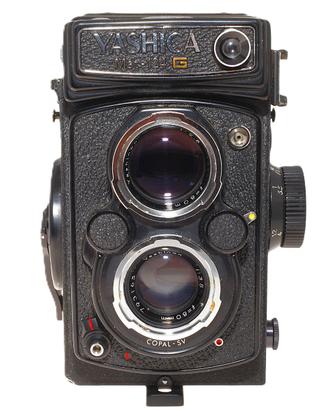 Yashica Mat 124G