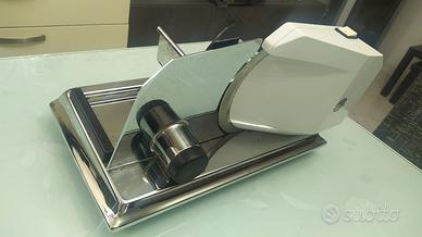 Affettatrice in acciaio