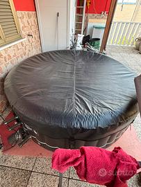 Piscina idromassaggio