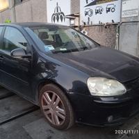 VOLKSWAGEN GOLF 5 2.0 TD 2004 BKD PER RICAMBI