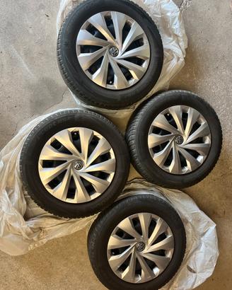 Cerchi oroginali volkswagen con gomme invernali