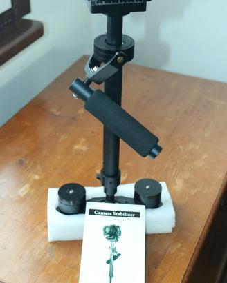 Stabilizzatore per macchina fotografica
